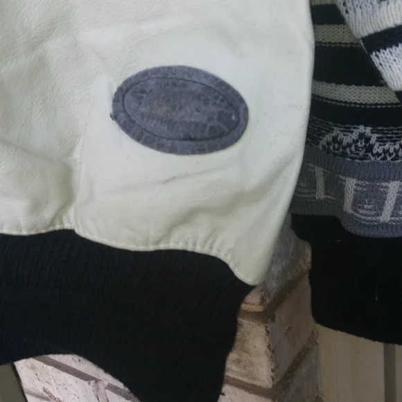 Men's Geometric Crewneck Sweater in Black and Gray